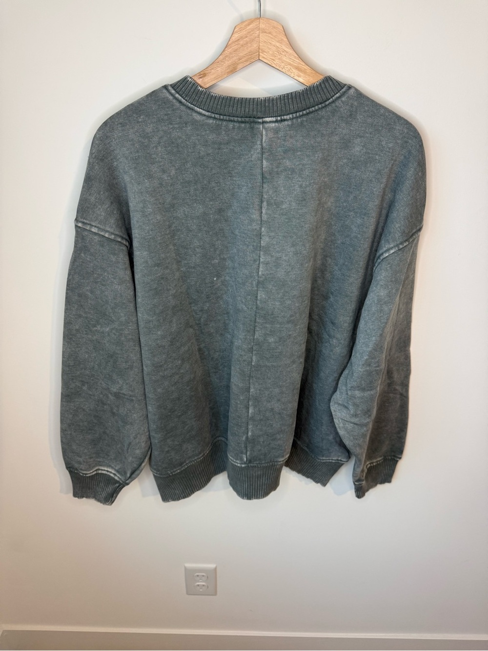 NWT (Bag) Zenana Outfitters Acid Washed Ash Jade Crewneck Sweater | S/M & L/XL - Picture 4 of 12